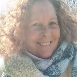 Meet your Posher, Suzanne